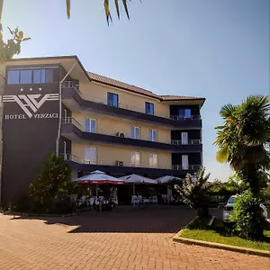 Hotel Verzaci, Rinas